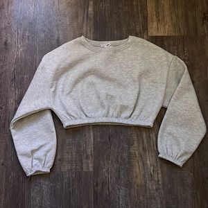 Cropped crew neck